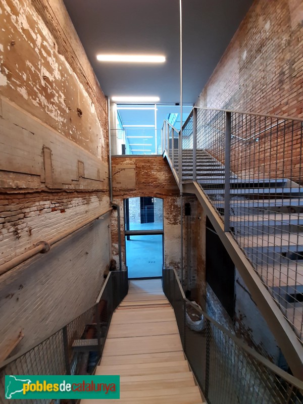 Antiga fàbrica Fabra i Coats. Escala Sala Calderes