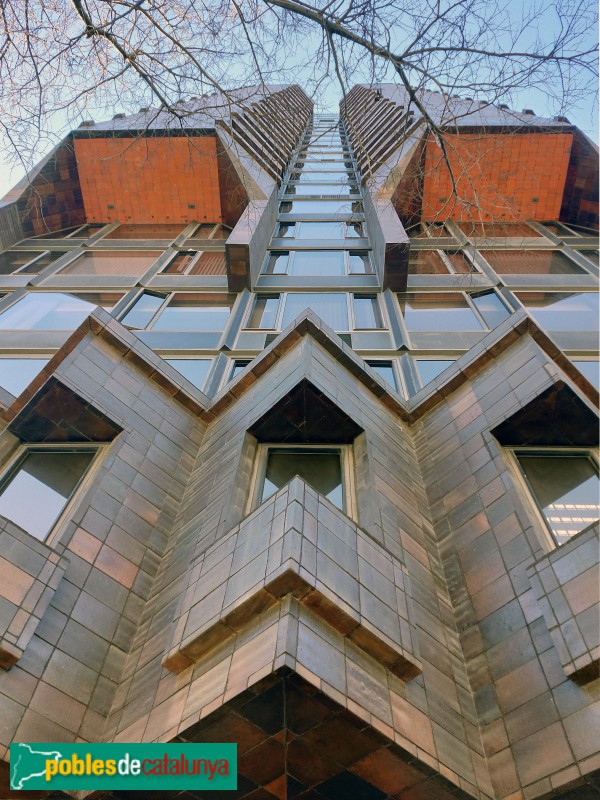 Barcelona - Torre Urquinaona (Foto: Anna Corcoll, 2022) Barcelona - Torre Urquinaona