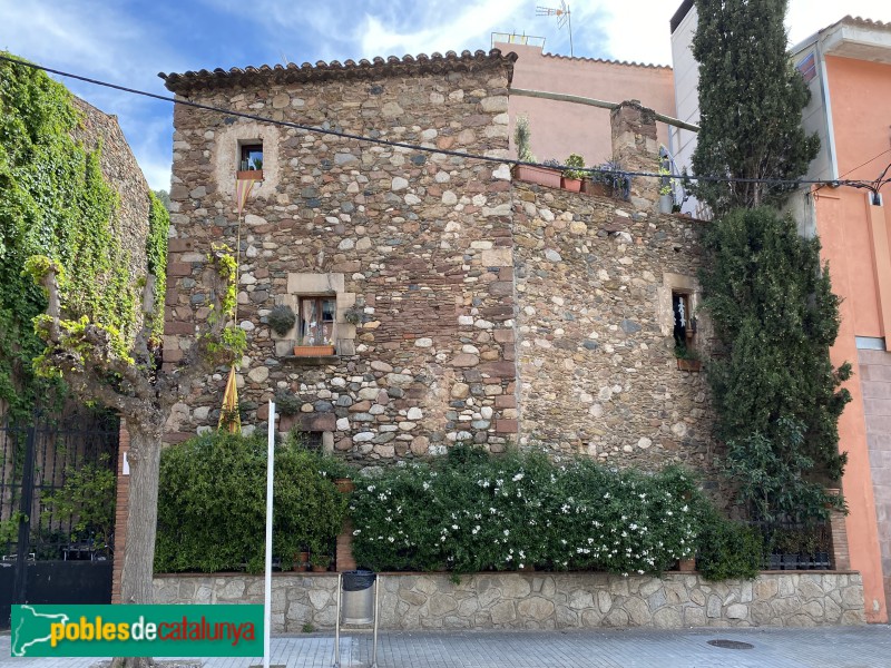 Figaró-Montmany - Ca l'Espelta. Façana posterior (Foto: Albert Esteves, 2022) Figaró-Montmany - Ca l'Espelta. Façana posterior