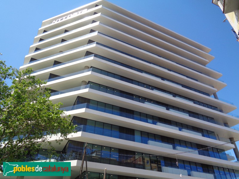 Barcelona - Avinguda d'Icària, 199 (Foto: Sergi Suárez, 2022) Barcelona - Avinguda d'Icària, 199