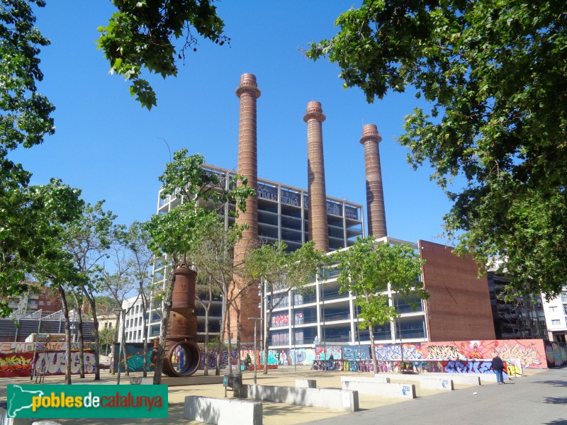 Barcelona - Les Tres Xemeneies (Foto: Sergi Suárez, 2022) Barcelona - Les Tres Xemeneies