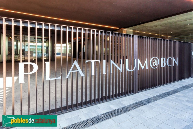 Barcelona - Pallars, 190-202. Porta tanca (Foto: Sergi Suárez, 2022) Barcelona - Pallars, 190-202. Porta tanca