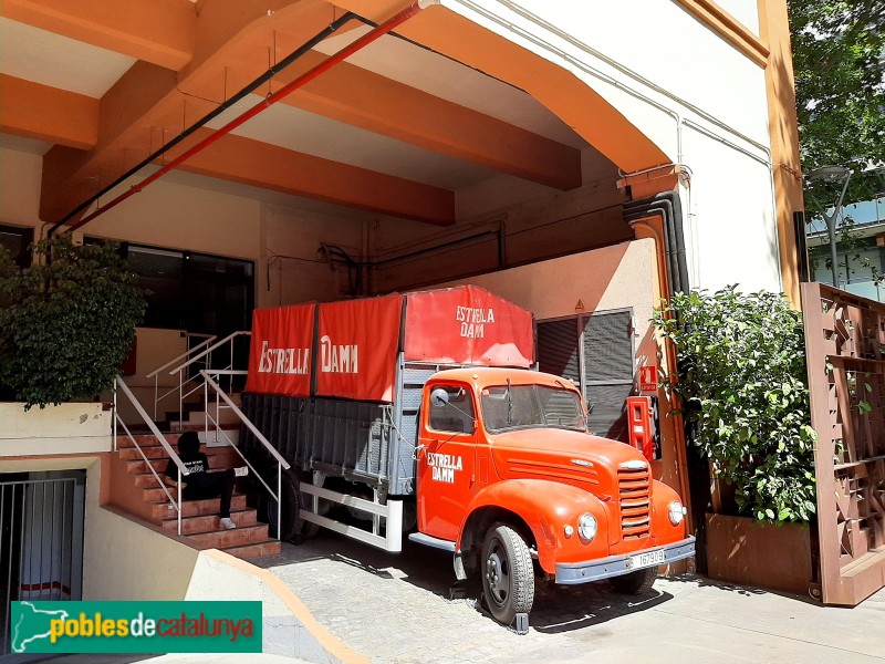 Barcelona - Fàbrica Damm (La Bohèmia). Entrada (Foto: Sergi Suárez, 2022) Barcelona - Fàbrica Damm (La Bohèmia). Entrada