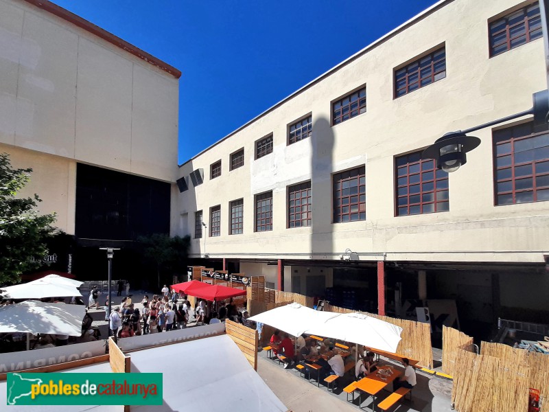 Barcelona - Fàbrica Damm (La Bohèmia). Pati (Foto: Sergi Suárez, 2022) Barcelona - Fàbrica Damm (La Bohèmia). Pati