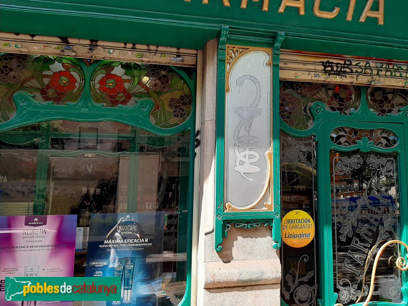 Barcelona - Farmàcia Villarroel, 53 (Foto: Sergi Suárez, 2022) Barcelona - Farmàcia Villarroel, 53