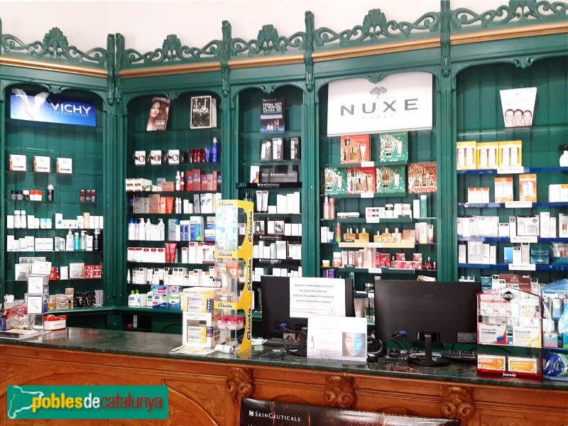 Barcelona - Farmàcia Villarroel, 53 (Foto: Sergi Suárez, 2022) Barcelona - Farmàcia Villarroel, 53