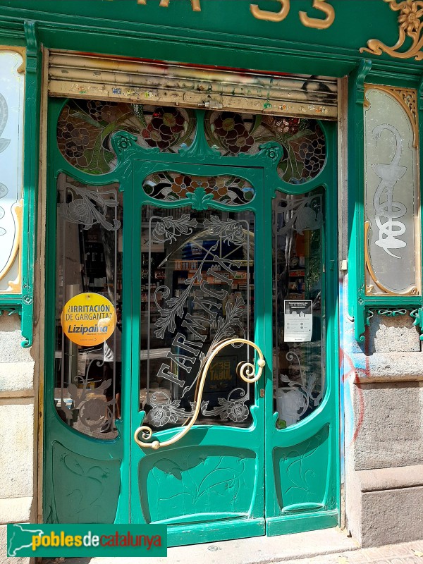 Barcelona - Farmàcia Villarroel, 53 (Foto: Sergi Suárez, 2022) Barcelona - Farmàcia Villarroel, 53