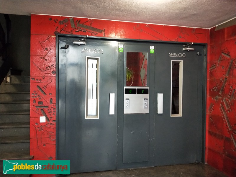 Barcelona - Edifici Mediterrani. Eivissa. (Consell de Cent, 160-186) (Foto: Anna Corcoll, 2019) Barcelona - Edifici Mediterrani. Eivissa. (Consell de Cent, 160-186)