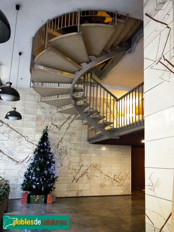 Barcelona - Edifici Mediterrani. Rodes. (Consell de Cent, 160-186) (Foto: Anna Corcoll, 2019) Barcelona - Edifici Mediterrani. Rodes. (Consell de Cent, 160-186)