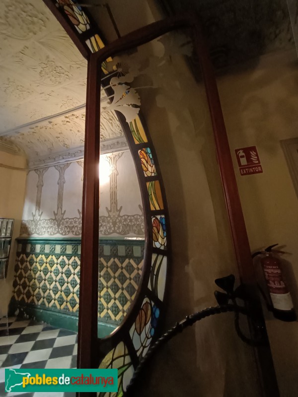 Barcelona - Casa Gomis. Vestíbul (Foto: Anna Corcoll, 2022) Barcelona - Casa Gomis. Vestíbul