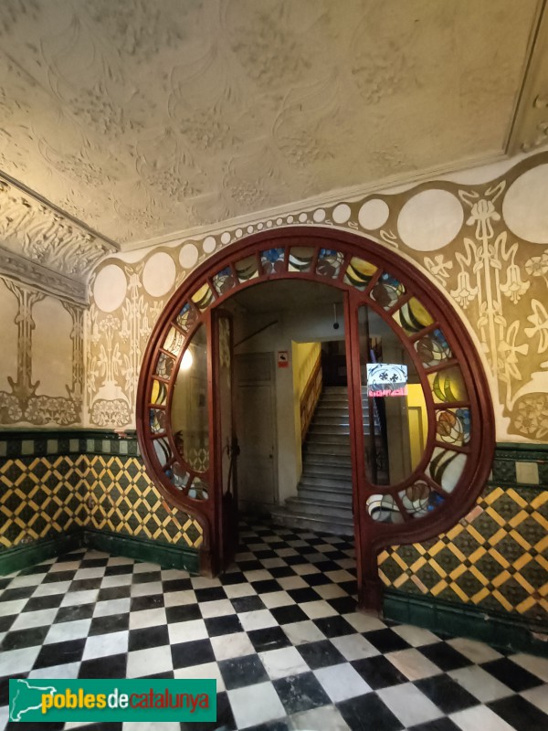 Barcelona - Casa Gomis. Vestíbul (Foto: Anna Corcoll, 2022) Barcelona - Casa Gomis. Vestíbul