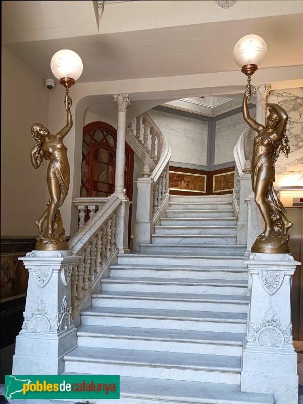 Barcelona - Roger de Llúria, 2 / Urquinaona, 4 (Foto: Anna Corcoll, 2022) Barcelona - Roger de Llúria, 2 / Urquinaona, 4