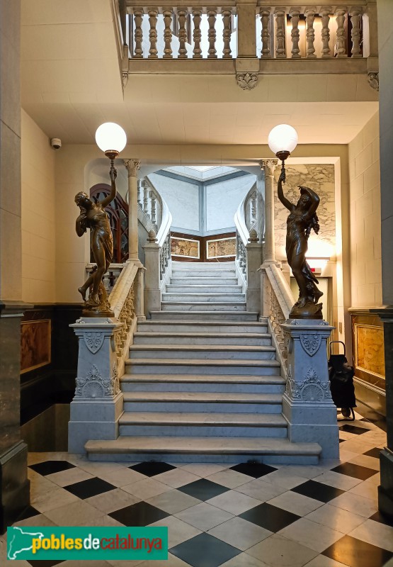 Barcelona - Roger de Llúria, 2 / Urquinaona, 4 (Foto: Anna Corcoll, 2022) Barcelona - Roger de Llúria, 2 / Urquinaona, 4