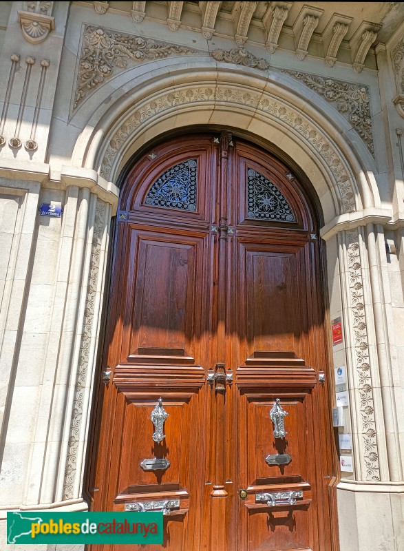 Barcelona - Roger de Llúria, 2 / Urquinaona, 4 (Foto: Anna Corcoll, 2022) Barcelona - Roger de Llúria, 2 / Urquinaona, 4