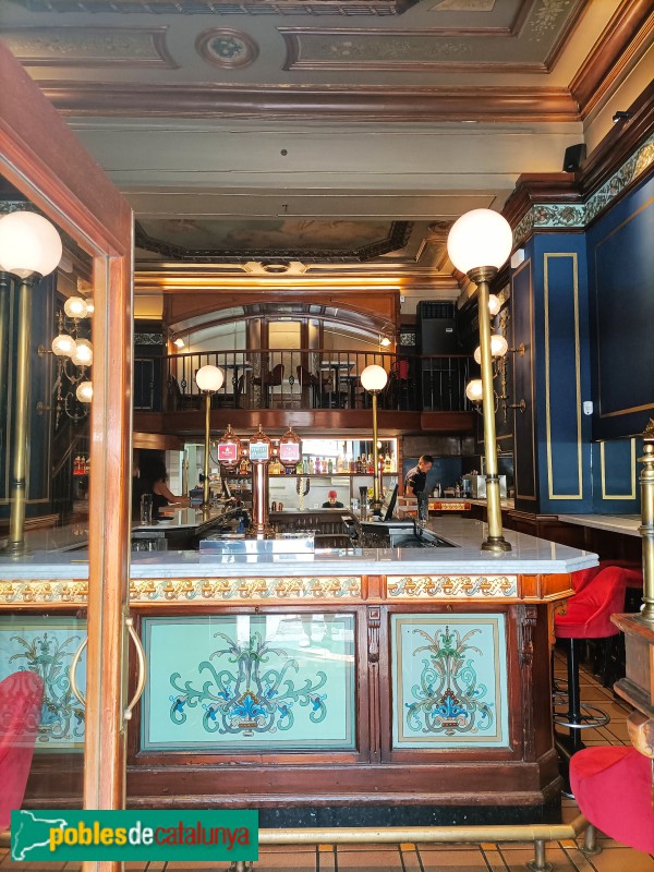 Barcelona - Antiga Xarcuteria Mumbrú (Foto: Anna Corcoll, 2022) Barcelona - Antiga Xarcuteria Mumbrú