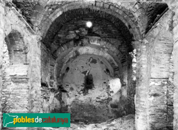 Les Pereres - Església de Sant Esteve, abans de la restauració (Foto: Sebastià Bosom, Paquita Giraud -Calaix.gencat.cat-, 1984) Les Pereres - Església de Sant Esteve, abans de la restauració