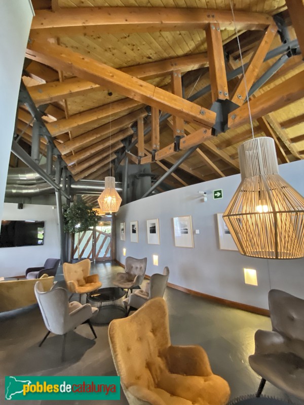 Soriguerola - Casa-club Golf Fontanals (Foto: Albert Esteves, 2022) Soriguerola - Casa-club Golf Fontanals