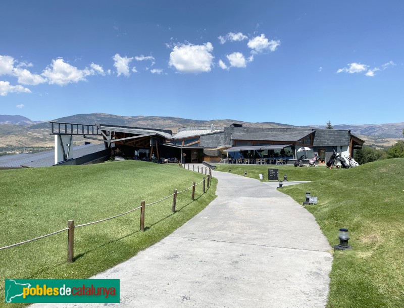 Soriguerola - Casa-club Golf Fontanals (Foto: Albert Esteves, 2022) Soriguerola - Casa-club Golf Fontanals