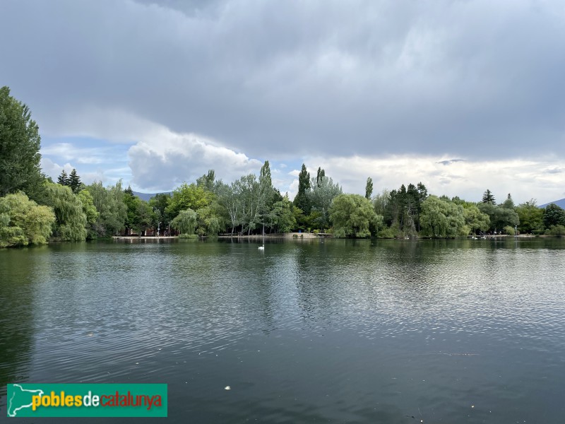 Puigcerdà - Estany i parc Schierbeck (Foto: Albert Esteves, 2022) Puigcerdà - Estany i parc Schierbeck