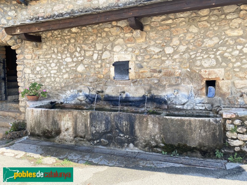 Riu de Cerdanya - Font de les Rentadores (Foto: Albert Esteves, 2022) Riu de Cerdanya - Font de les Rentadores