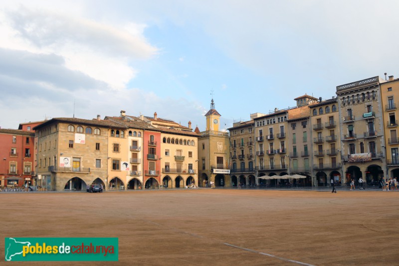 Vic - Plaça Major (Foto: Albert Esteves, 2022) Vic - Plaça Major