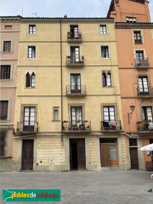 Vic - Plaça de la Catedral, 5 (Foto: Albert Esteves, 2022) Vic - Plaça de la Catedral, 5