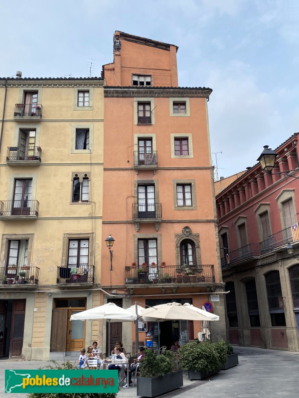 Vic - Plaça de la Catedral, 6 (Foto: Albert Esteves, 2022) Vic - Plaça de la Catedral, 6