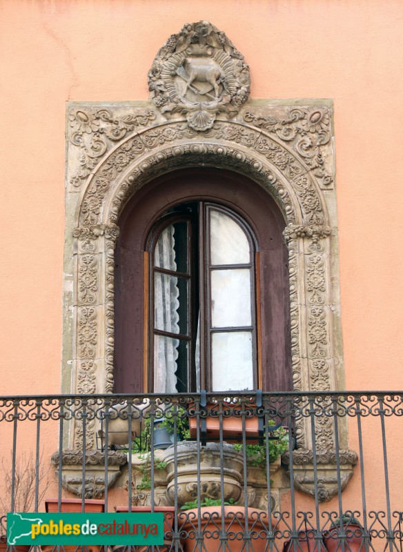 Vic - Plaça de la Catedral, 6 (Foto: Albert Esteves, 2022) Vic - Plaça de la Catedral, 6