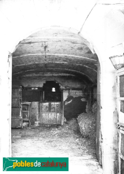 Vic - Mas Fontarnau (Foto: Carme Torrents -invarquit.gencat.cat-, 1982) Vic - Mas Fontarnau