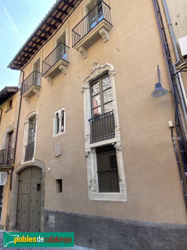 Vic - Casa Plantalamor (Foto: Albert Esteves, 2022) Vic - Casa Plantalamor