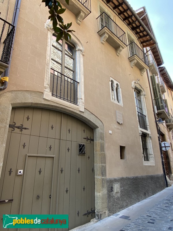 Vic - Casa Plantalamor (Foto: Albert Esteves, 2022) Vic - Casa Plantalamor