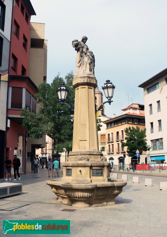 Vic - Font de la Rambla del Carme (Foto: Albert Esteves, 2022) Vic - Font de la Rambla del Carme