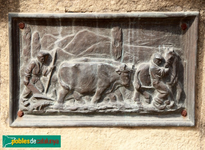 Vic - Font de la Rambla del Carme. Relleu de Pere Puntí (Foto: Albert Esteves, 2022) Vic - Font de la Rambla del Carme. Relleu de Pere Puntí