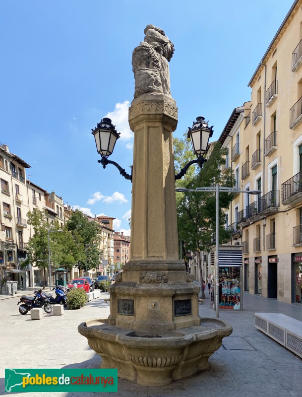 Vic - Font de la Rambla del Carme (Foto: Albert Esteves, 2022) Vic - Font de la Rambla del Carme