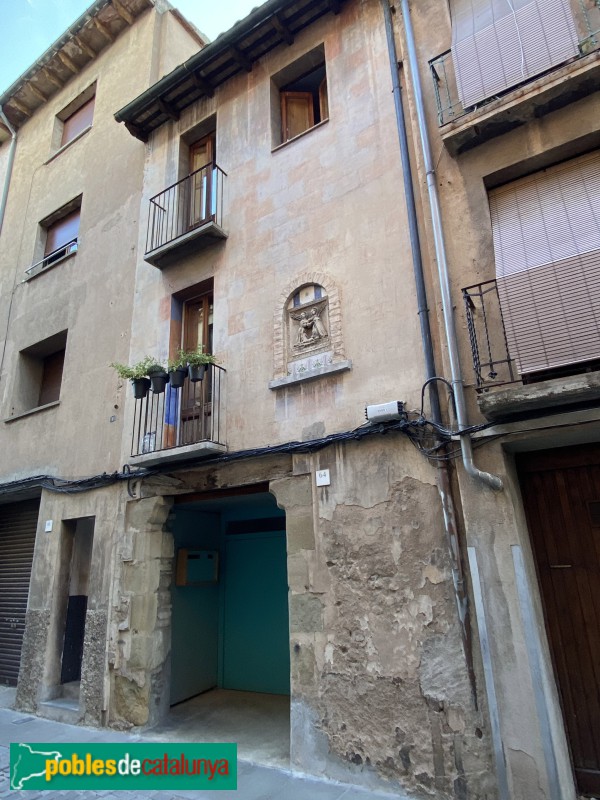 Vic - Carrer Sant Francesc (Foto: Albert Esteves, 2022) Vic - Carrer Sant Francesc