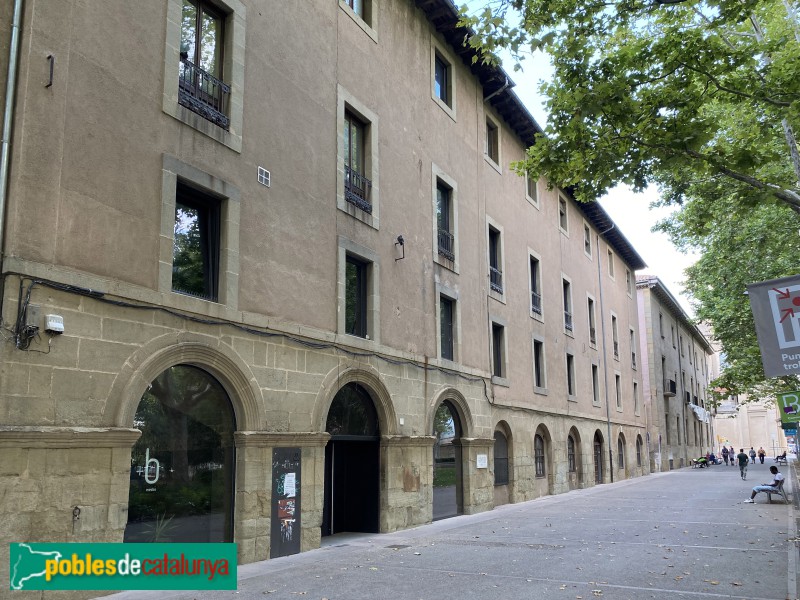 Vic - Església i convent de Sant Domènec (Foto: Albert Esteves, 2022) Vic - Església i convent de Sant Domènec