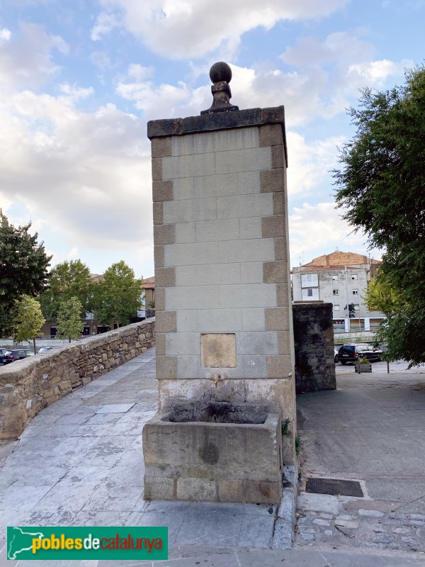 Vic - Pont del Remei (Foto: Albert Esteves, 2022) Vic - Pont del Remei