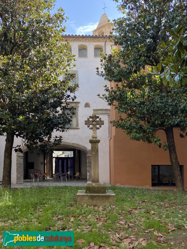 Vic - Hospital de la Santa Creu (Foto: Albert Esteves, 2022) Vic - Hospital de la Santa Creu