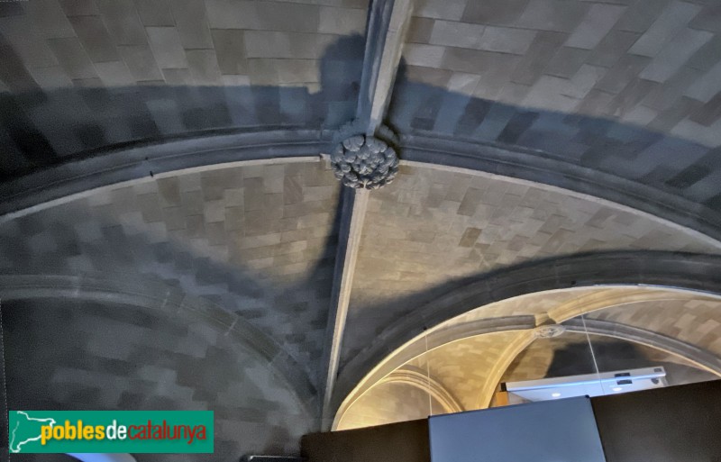 Vic - Hospital de la Santa Creu. Sala gòtica (Foto: Albert Esteves, 2022) Vic - Hospital de la Santa Creu. Sala gòtica