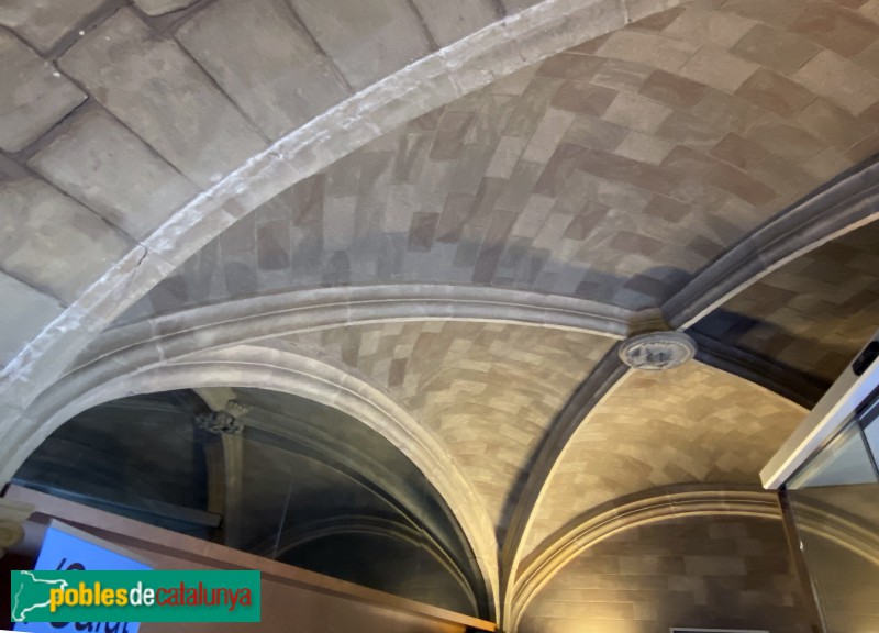 Vic - Hospital de la Santa Creu. Sala gòtica (Foto: Albert Esteves, 2022) Vic - Hospital de la Santa Creu. Sala gòtica