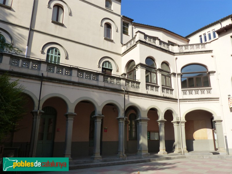Vic - Escola de les Carmelites. (Foto: Graciel·la Vidal, 2021) Vic - Escola de les Carmelites.