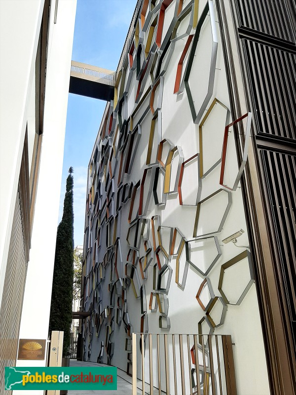 Barcelona - Residences Mandarin Oriental. Passatge i mural (Foto: Sergi Suárez, 2022) Barcelona - Residences Mandarin Oriental. Passatge i mural