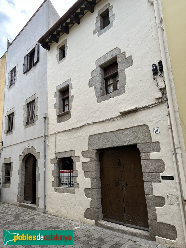 Cardedeu - Cases del carrer Hospital (Foto: Albert Esteves, 2022) Cardedeu - Cases del carrer Hospital