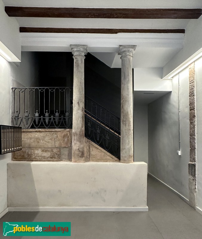 Barcelona - Porxos d'en Xifré, Vestíbul (Foto: Albert Esteves, 2022) Barcelona - Porxos d'en Xifré, Vestíbul