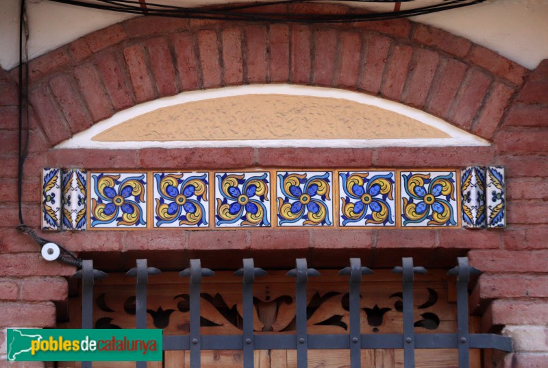 Cardedeu - Crtra. de Cànoves 42 (Foto: Albert Esteves, 2022) Cardedeu - Crtra. de Cànoves 42