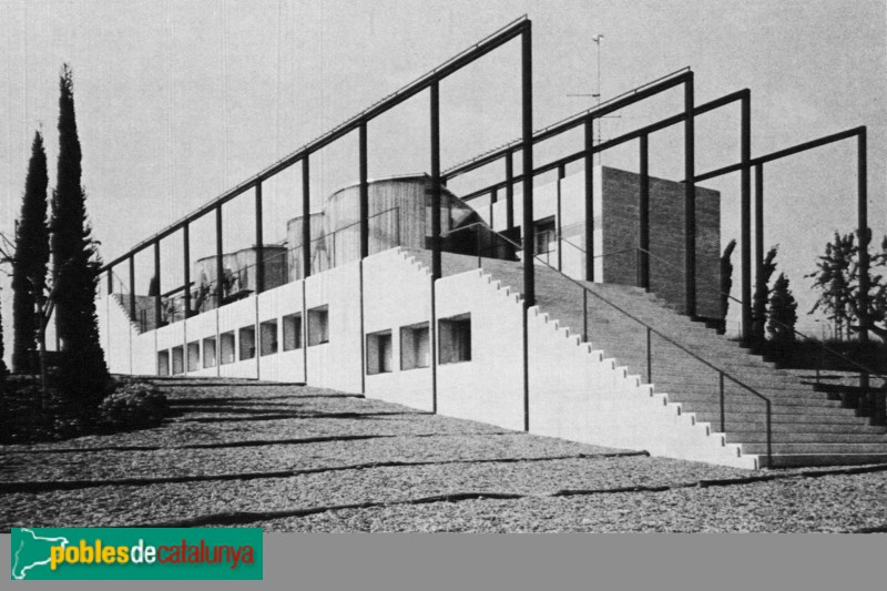 Canovelles - Casa Serras (Foto: Revista Arquitectura Española, 1983) Canovelles - Casa Serras