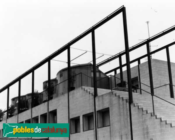 Canovelles - Casa Serras (Foto: Carmen Lara -invarquit.gencat.cat-, 1984) Canovelles - Casa Serras