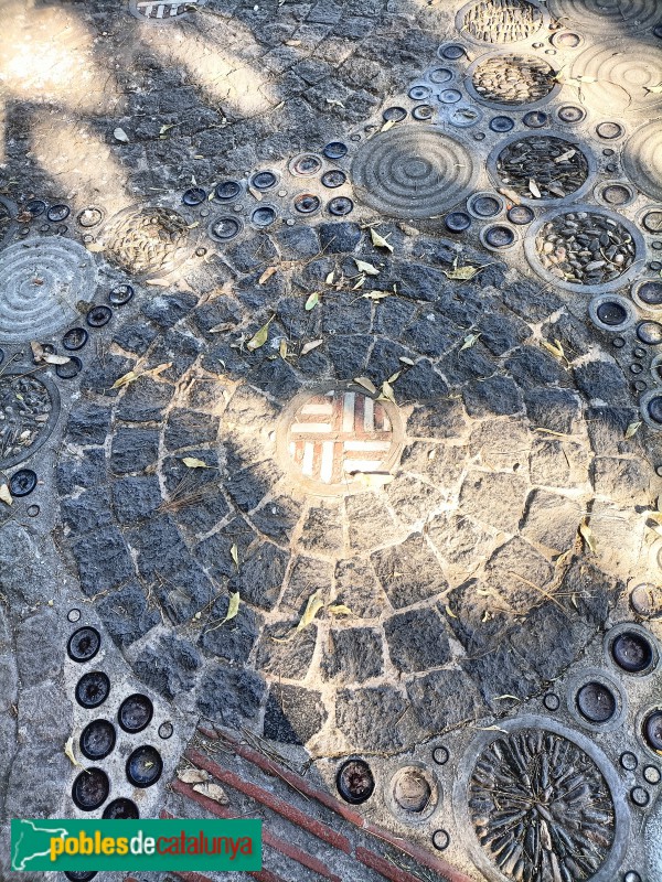 Barcelona - Mirador de l'Alcalde. Paviment (Foto: Anna Corcoll, 2023) Barcelona - Mirador de l'Alcalde. Paviment
