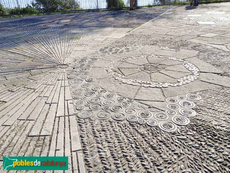 Barcelona - Mirador de l'Alcalde. Paviment (Foto: Anna Corcoll, 2023) Barcelona - Mirador de l'Alcalde. Paviment
