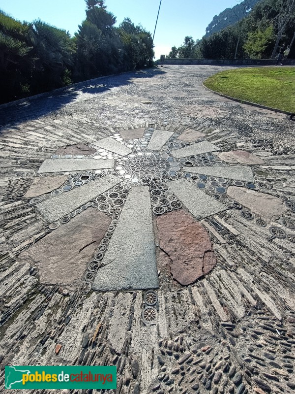 Barcelona - Mirador de l'Alcalde. Paviment (Foto: Anna Corcoll, 2023) Barcelona - Mirador de l'Alcalde. Paviment